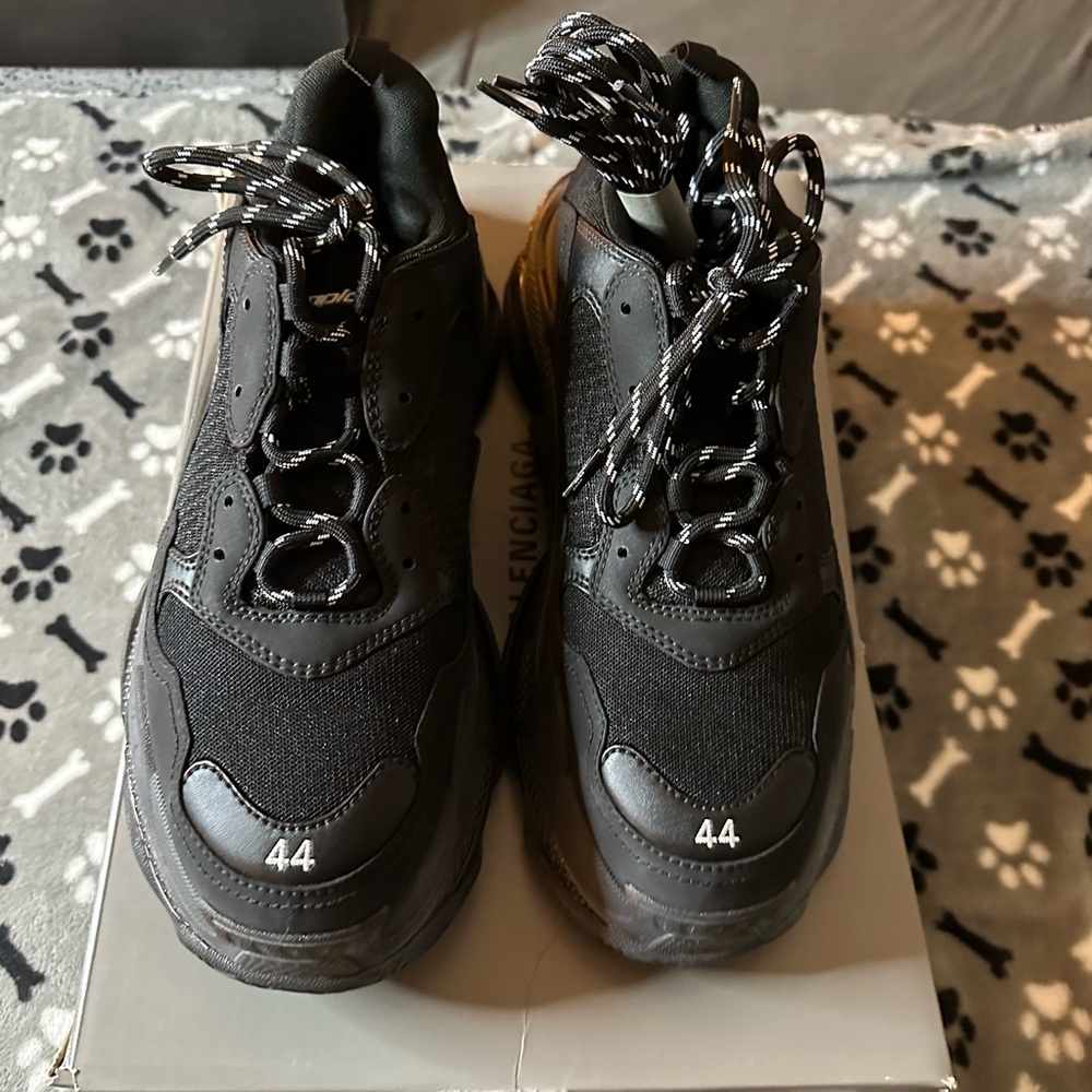 Balenciaga triple S